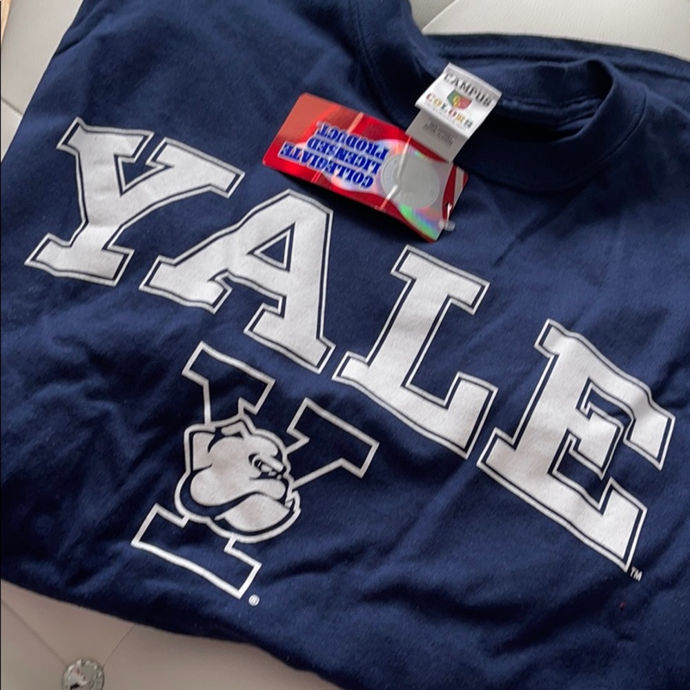NWT- YALE short sleeve - SZ L